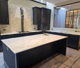 Danny Deco / Deco Stone showroom office. Providing natural stone companies London services, including granite worktops and kitchen worktops. Contact: 020 7998 6480 | 16 Aintree Rd, Perivale, Greenford UB6 7LA.