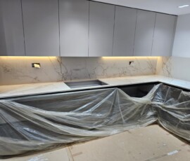 Danny Deco / Deco Stone showroom office. Providing natural stone companies London services, including granite worktops and kitchen worktops. Contact: 020 7998 6480 | 16 Aintree Rd, Perivale, Greenford UB6 7LA.